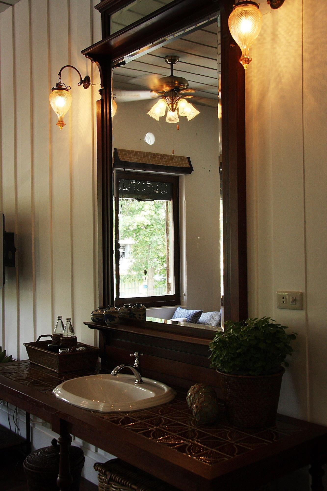 The Bhuthorn Bed & Breakfast Bangkok Luaran gambar